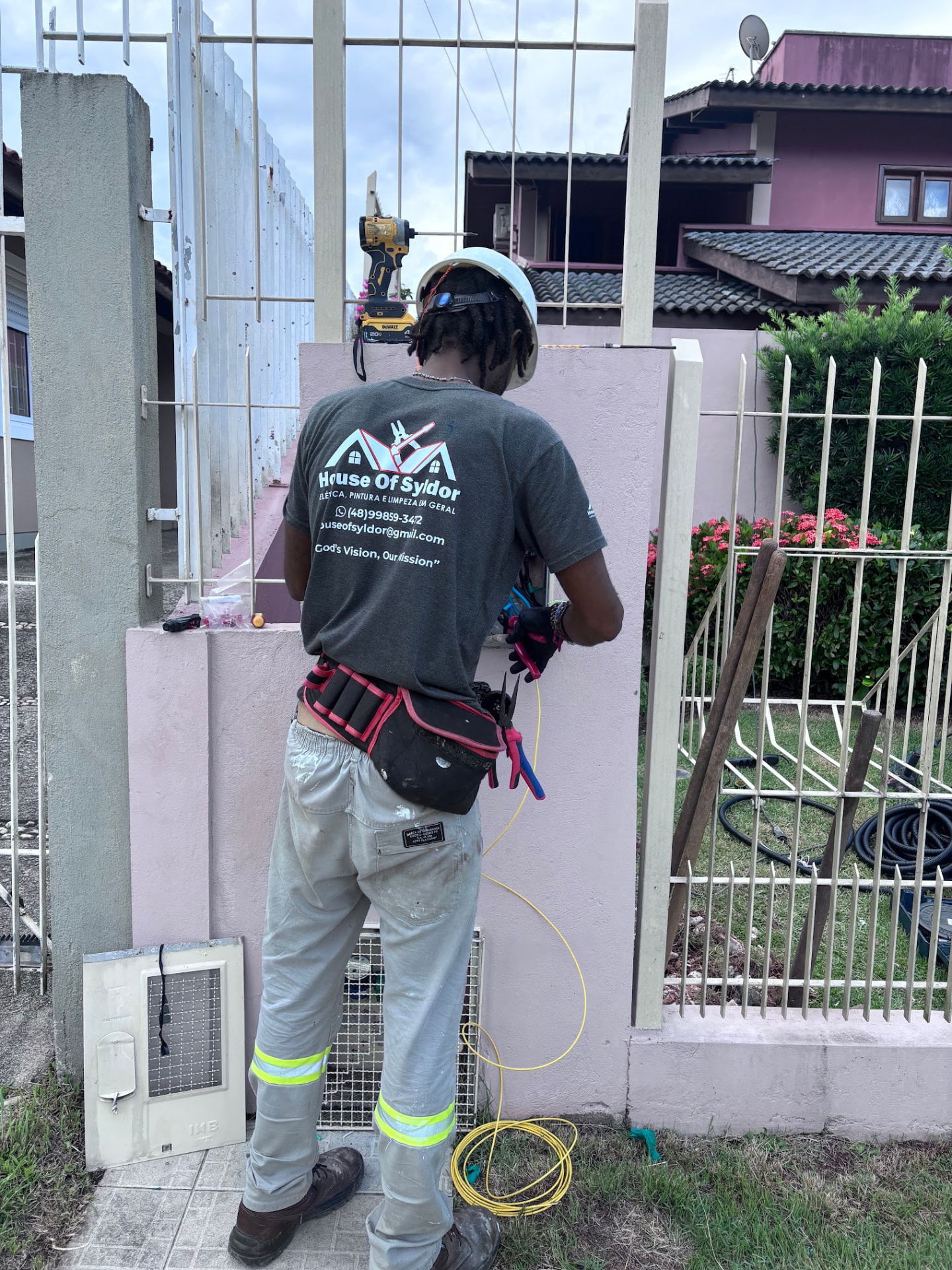 Profissional House of Syldor em serviço residencial