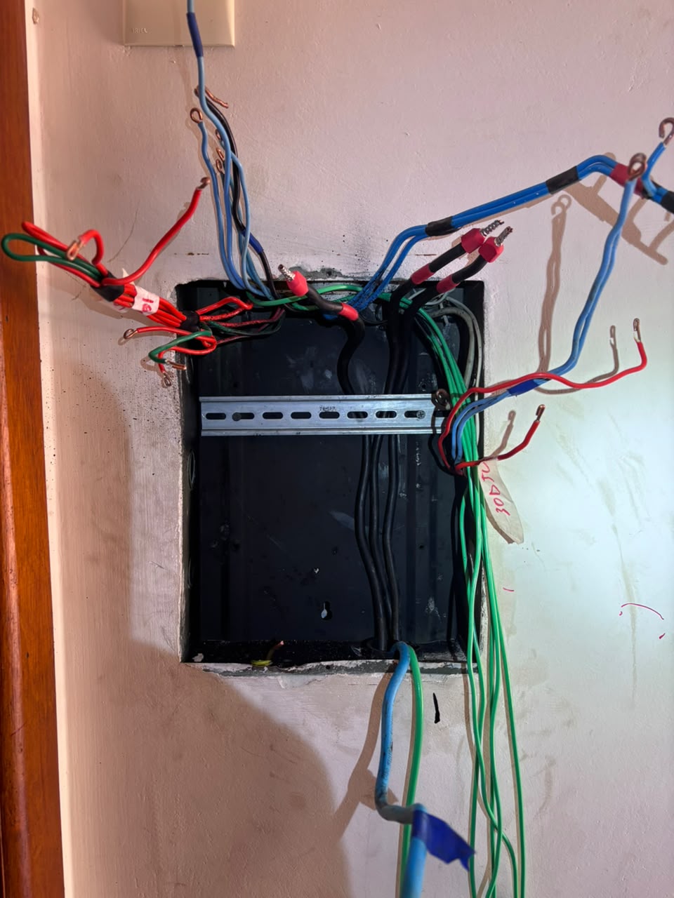 Fiação identificada durante a preparação do quadro elétrico